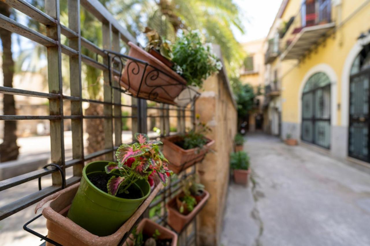 Cortile Dei Giusti - Combo Guesthouse Palermo Exterior foto